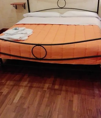 בית הארחה Residenza Laterano רומא