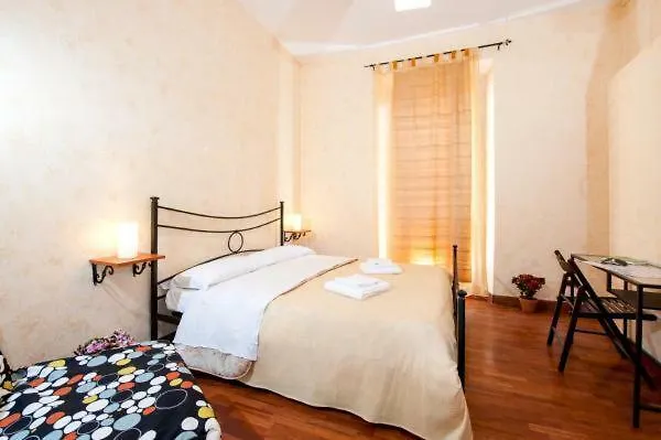 בית הארחה Residenza Laterano רומא
